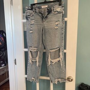 Stylish Distressed Light Blue Cropped Jeans